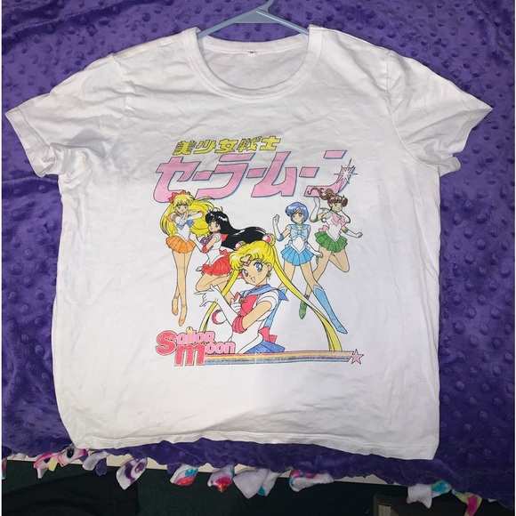 SAILOR MOON. WHITE AND GRAPHIC. MEDIUM. TIGHT FIT. CROP TOP. Worn once. - Picture 1 of 5